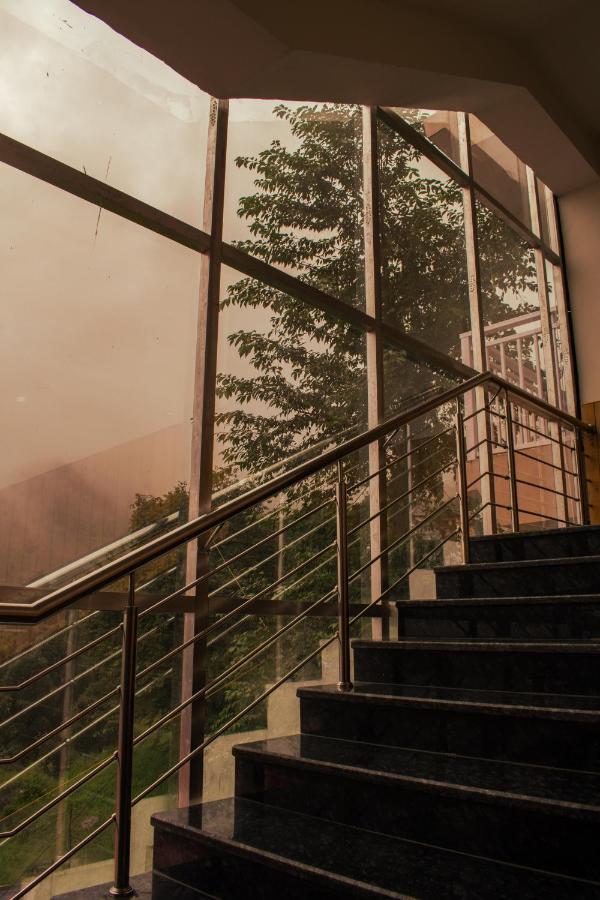 Highsky Resort Дармсала Экстерьер фото